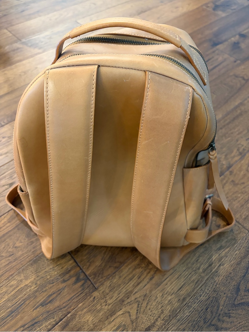 able leather backpack - Picture 4 of 4